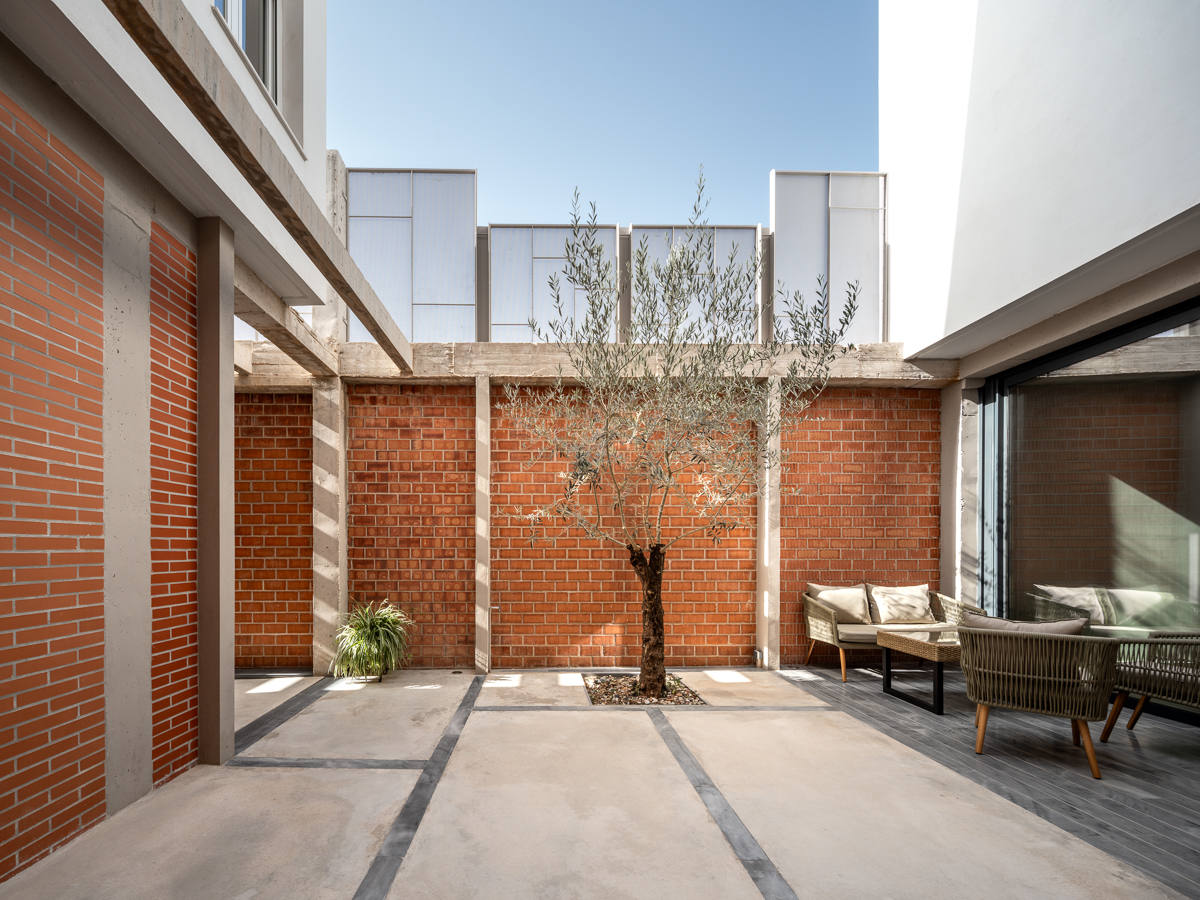 Manuel López Arquitectos + Carlos Parra Boyero + Victoria Rodríguez Rodríguez